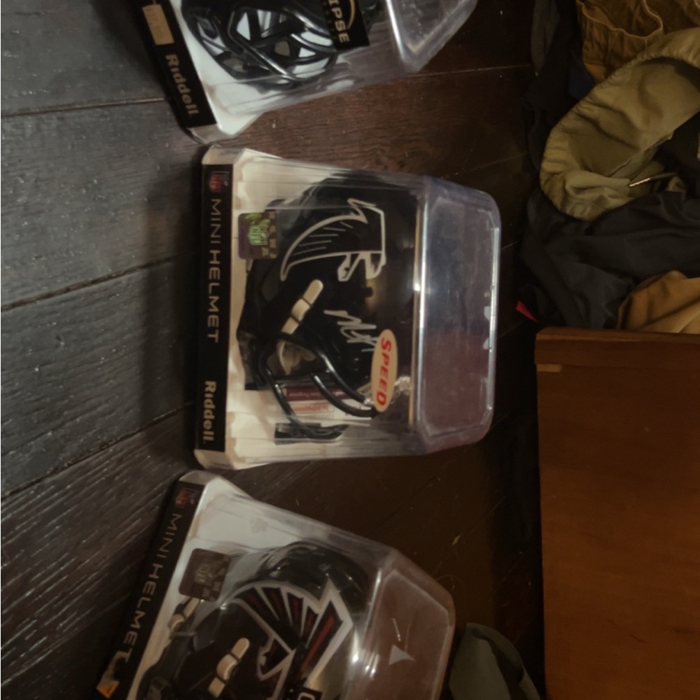 Riddell Black Mini Helmet (football collectables)